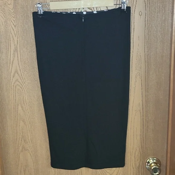 Black Skeleton Print Women's Skirt - Picture 2 of 4